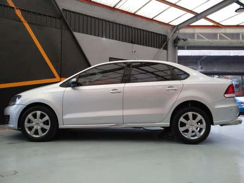 Imagen 4 de 9 de Volkswagen Vento 2018 1.6 Comfortline Std