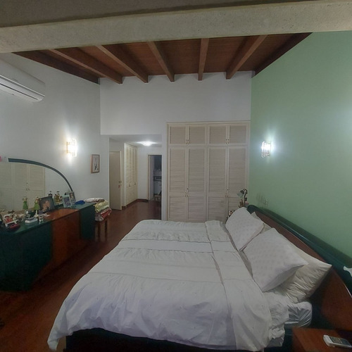 Casa En Venta En Chulavista 4h+2s/ 4b+s/ 3p