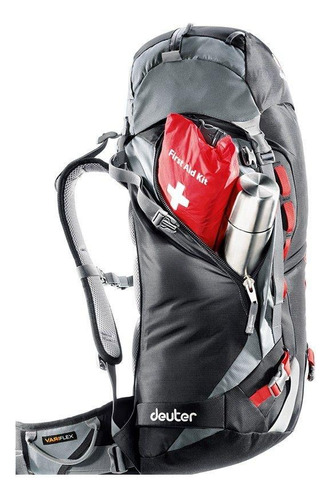 Mochila negra Guide 35 - Deuter