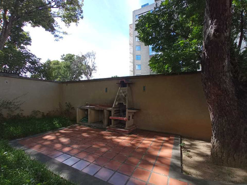 Imagen 22 de 27 de En Venta Apartamento Remodelado 144 M² 4h/3b/2 Pe Chuao