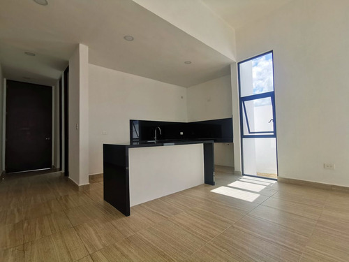 Casa En Venta En Fiora Residencial Cholul, Merida, Yuc. Rcv371