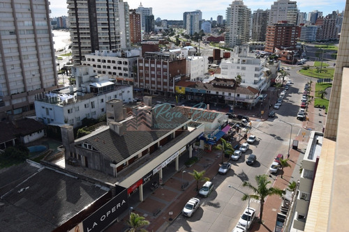 Península 2 Dorm Y Medio, 2 Baños, Buena Orientación!- Ref: 1568