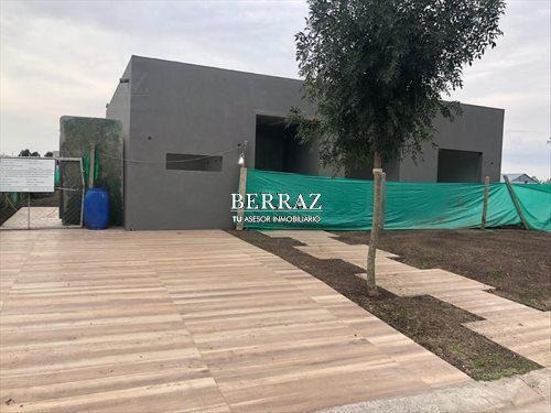 Venta De Casa En Barrio Santo Tomas - Pilar