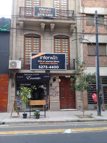 Excelente Petit Hotel.  Local En Pb, 3 Pisos De Oficinas, 430 M2 Tot.