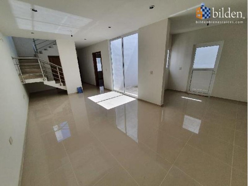 Imagen 2 de 12 de Casa Sola En Venta Fraccionamiento Cumbres Residencial