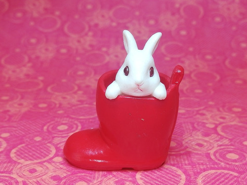 Miniaturas Kawaii Conejo En Bota Roja Accesorio Casa De Muñe