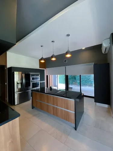 Residencia Con Domótica Y Paneles Solares En Montebello