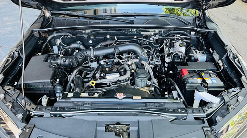 Toyota Hilux SW4 2.7 SRV 7 LUGARES 4X2 16V