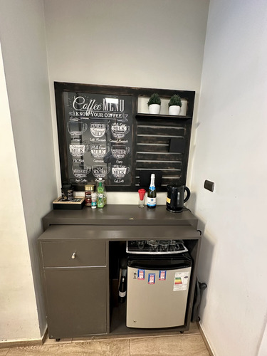 Oficina Amoblada Con Diseño Único En Machalí