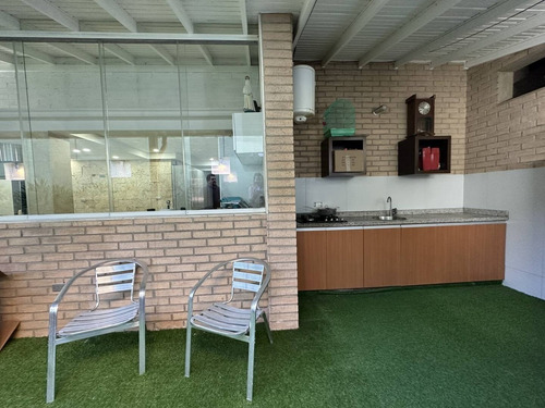 Venta Townhouse Totalmente Amoblado Las Palmas, El Parral Valencia