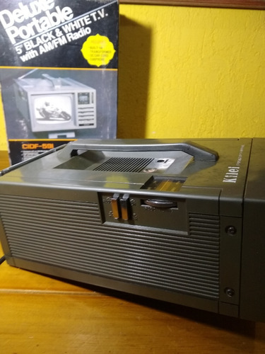 Tv Portátil 5 Polegadas Com Radio Am E Fm Usada Com Defeito