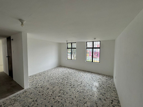 Casa Con Uso De Suelo Comercial De 290m2 En División Del Norte