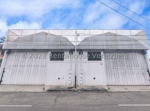 Amplio Galpon Industrial En Venta En El Centro De Barquisimeto, Con Finos Acabados, Ideal Para Almacen O Empresa Del Ramo Industrial 2 3 - 2 5 6 3 7 , Francisco Rojas Norscia Rentahouse, Compra Ahora!