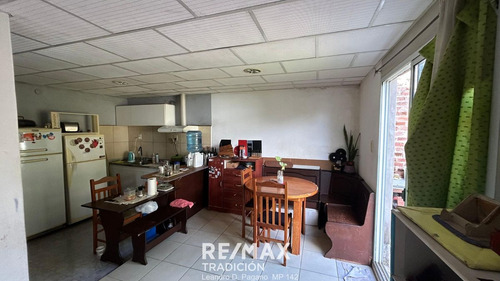 Casa Venta Dos Ambientes Con Patio, Resistencia