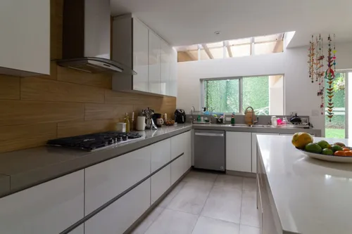 Casa En Arriendo/venta En Cristales. Cod A6433