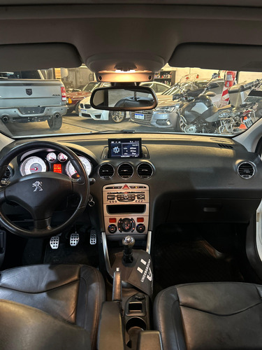 Peugeot 408 2.0 Feline 143cv