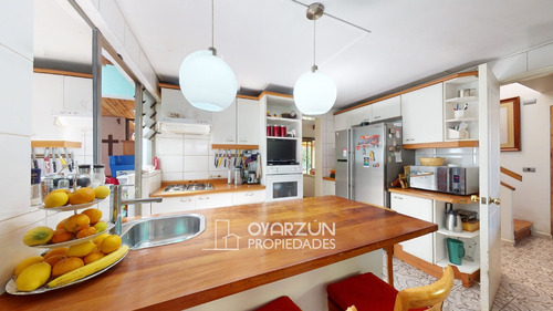Se Vende Casa De 4 Dormitorios 4 Baños Terreno De 498 Mts2.