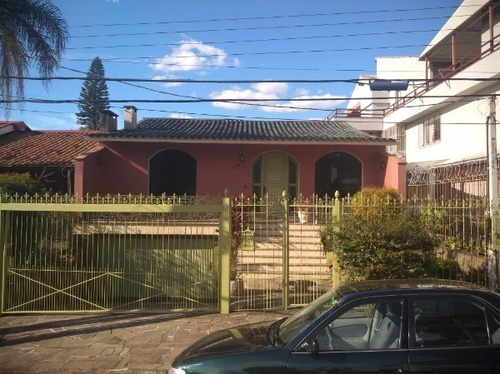 Casa Em Medianeira Com 3 Dormitórios - Su18