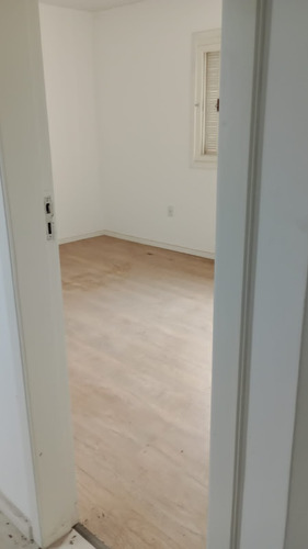Vendo Sobrado Com 2 Dormitórios Esperando Um Terceiro