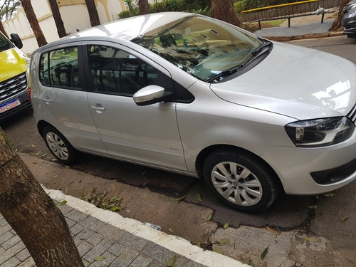Imagem 1 de 6 de Volkswagen Fox 1.0 Vht Trend Total Flex 5p 2013
