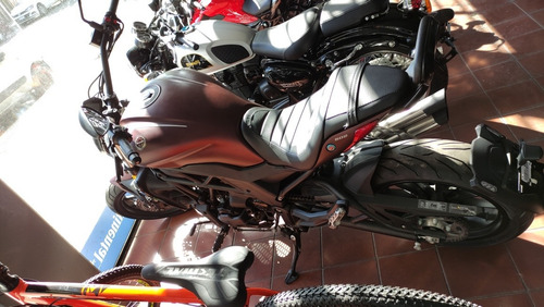 Imagen 7 de 16 de Benelli 502 C