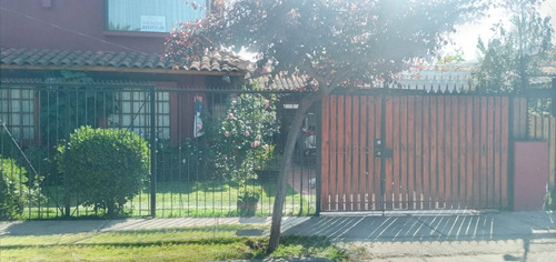Amplia Casa Con Excelente Ubicación