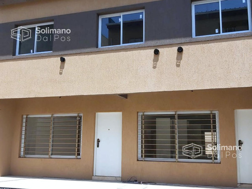 Venta Departamento En Duplex 4 Ambientes Con Patio En Munro