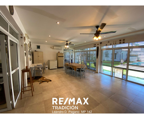 Casa En Venta Ubicación Residencial 7 Ambientes.-