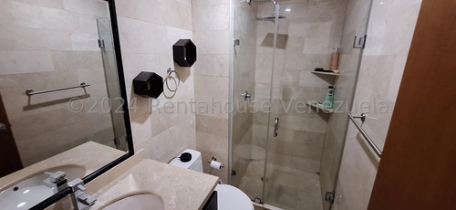 Apartamento En Alquiler Lomas Del Sol #25-24780 K.f