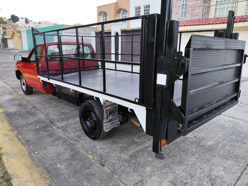 Nissan NP300 2.4 Pick-up Dh Mt