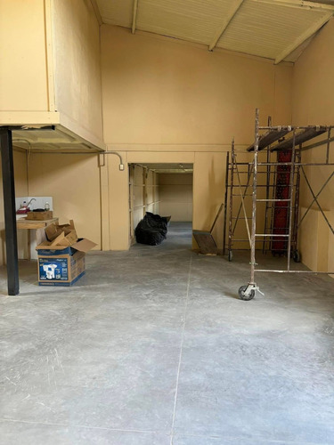 Amplia Bodega Comercial En Arriendo En Concepción