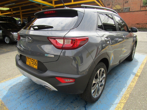 Imagen 7 de 15 de Kia Stonic Zenith Hibrido 1.0 Mod 2022