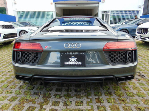 Imagen 6 de 12 de Audi R8 V10 2017 Quattro Gris