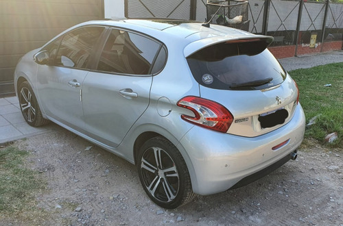 Peugeot 208 2016