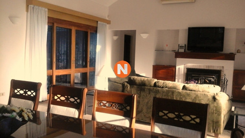 Casa En Venta, Mansa, Punta Del Este, 4 Dormitorios.- Ref: 209613