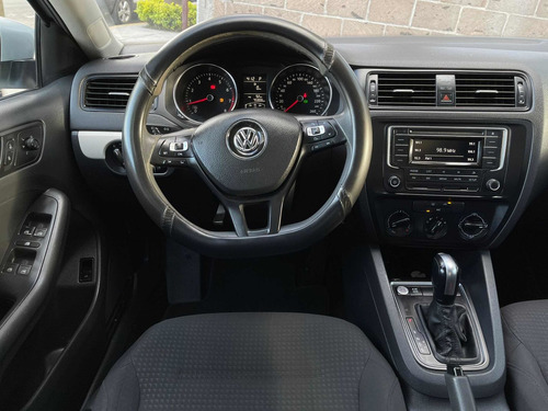 Imagen 13 de 15 de Volkswagen Jetta 2.5 Trendline Tiptronic At 2016