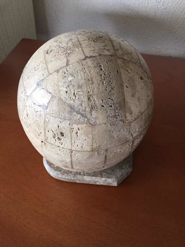 Escultura De Esfera En Piedra