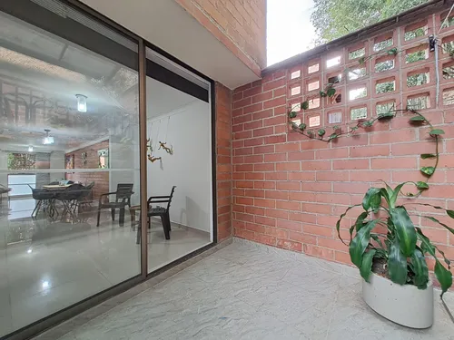 Casa En Venta En La Mota. Cod V17206