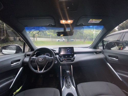 Imagen 6 de 16 de Toyota Corolla Cross Xe-i Hybrido 2022