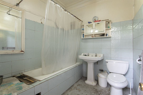 Casa En Venta De 4 Dorm. En Ñuñoa
