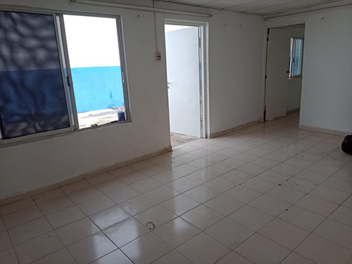 Bodega Comercial Con Oficinas, 200m², Zona Norte Y Zona Portuaria.