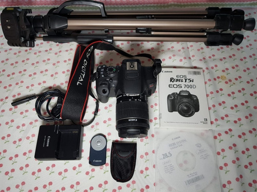 Canon T5i + Tripé, Disparador, Microfone