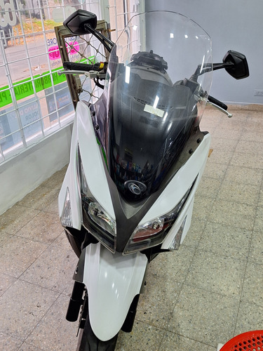 Kymco X-town 250i. Impecable. Incluye Baúl Trasero Y 3 Casco