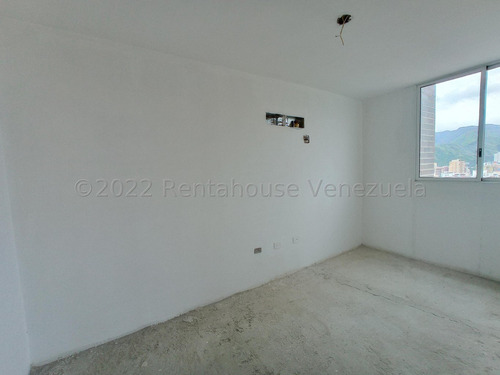 Apartamento Penthouse En Venta Obra Limpia Con Planta Electrica Jardin Piscina Cancha Tenis Planta Estef 24-5713