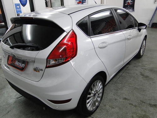 Ford Fiesta 1.6 Titanium Hatch 16v 5p 2015