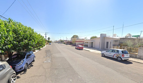 Casa De Un Nivel Con Excelente Ubicacion, 3 Recamaras, 2 Baños, 1 Lugar De Estacionamiento Con Uso De Suelo