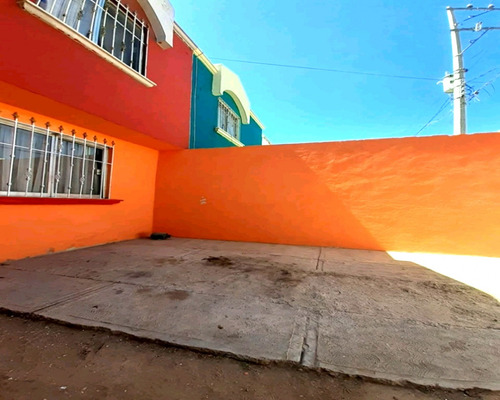 Imagen 2 de 15 de Casa En Venta En Fraccionamiento Hacienda Las Flores