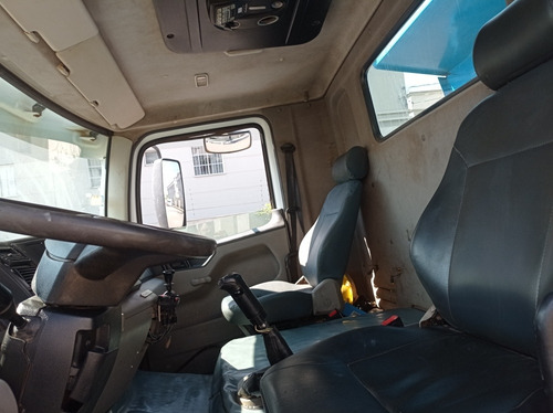 Volkswagen 31320 6x4 Basculante