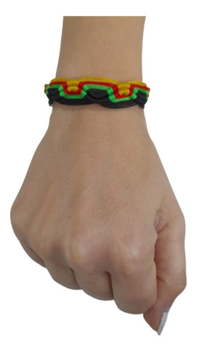 Imagen 1 de 9 de Pulsera Macrame Brazalete Artesanal Reggae Rasta Jamaica