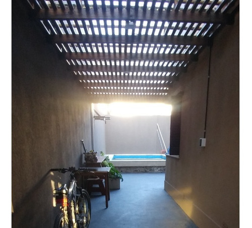 Imagen 7 de 22 de Excelente Chalet En 2 Plantas Reciclado Con Jardin Y Pileta. Precio Actualizado!!!!!!!
